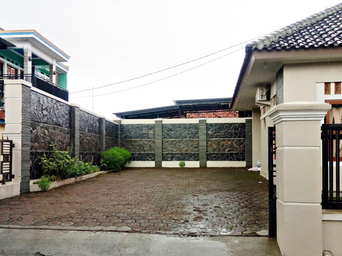 Wisma Andali Syariah Near Rsud Cideres Majalengka Eksteriør bilde
